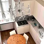 Wonderful Central Apartment In Porta Garibaldi,Moscova