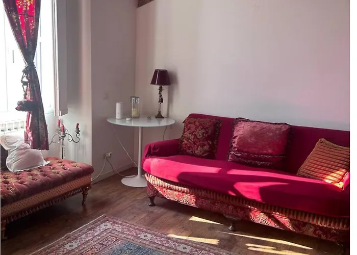 Wonderful Central Apartment In Porta Garibaldi,Moscova